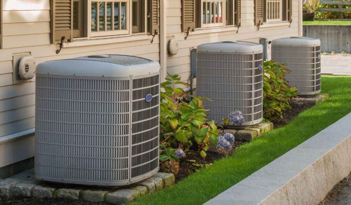 Image of an Central Oregon HVAC technician